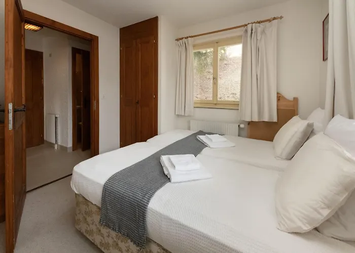 Regina D1 By Interhome Arveyes